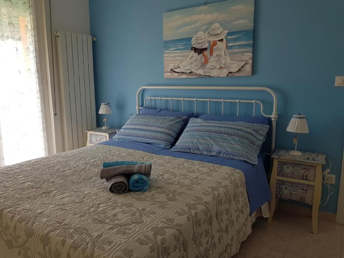 Very Cosy House With Fabulous Sea View! Pietra Ligure Room photo