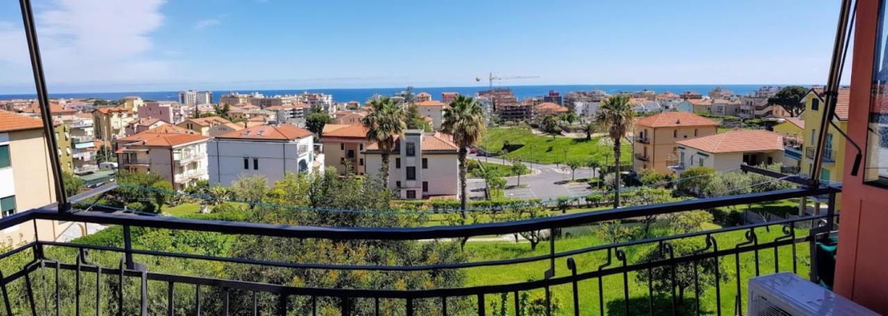 Very Cosy House With Fabulous Sea View! Pietra Ligure Exterior photo